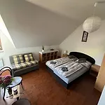 Vinny Sklipek S Ubytovanim Bořetice
